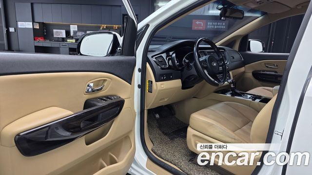 Kia Canival 2018 — photo 13