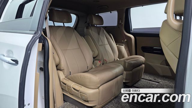 Kia Canival 2018 — photo 17