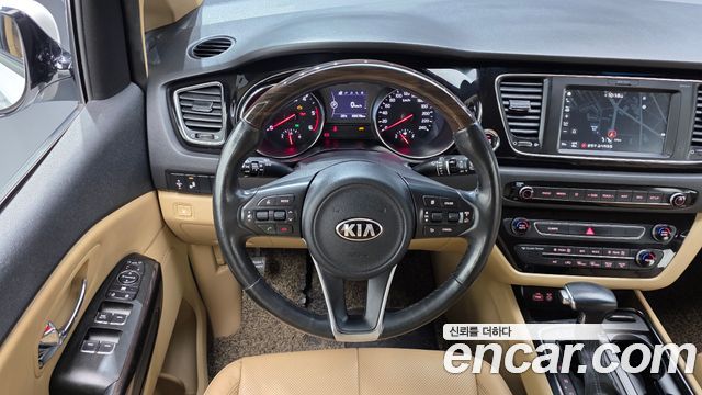 Kia Canival 2018 — photo 19
