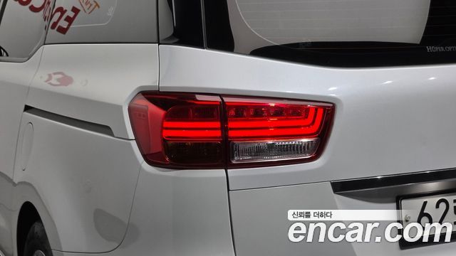 Kia Canival 2018 — photo 9
