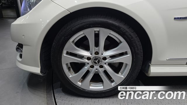 Mercedes-Benz C-Class 2012 — photo 5