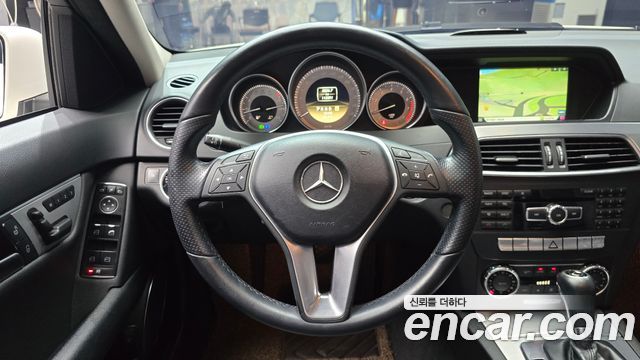 Mercedes-Benz C-Class 2012 — photo 13