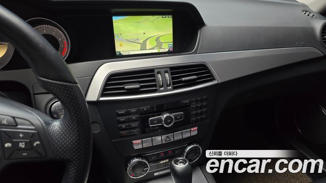 Mercedes-Benz C-Class 2012 — photo 14