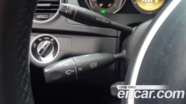 Mercedes-Benz C-Class 2012 — photo 17
