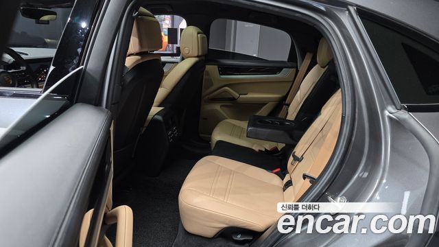 Porsche Cayenne 2024 — photo 18