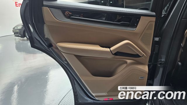 Porsche Cayenne 2024 — photo 15
