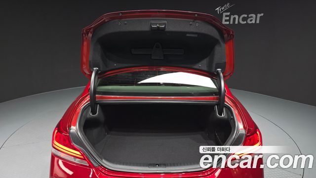 Genesis G70 2019 — photo 26