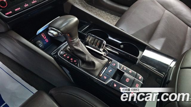 Kia K7 2016 — photo 9