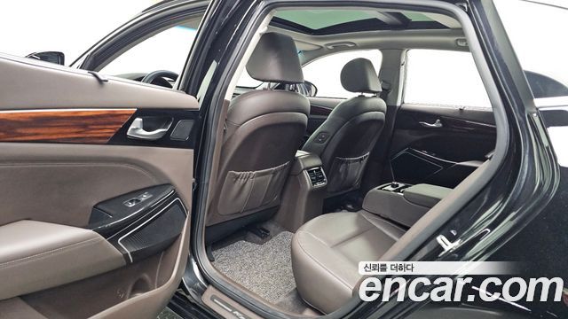 Kia K7 2016 — photo 11