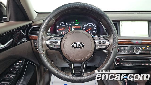 Kia K7 2016 — photo 14