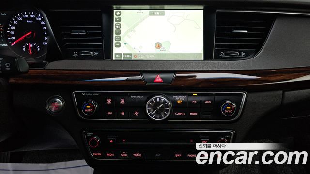 Kia K7 2016 — photo 15