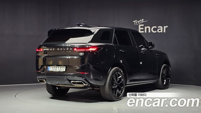 Land Rover Range Rover Sport 2023 — photo 2
