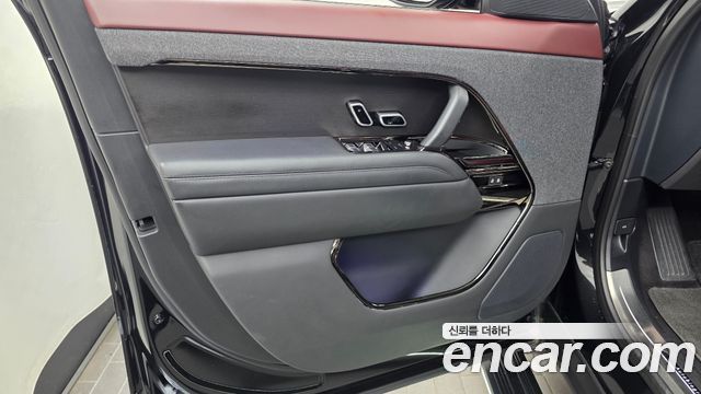 Land Rover Range Rover Sport 2023 — photo 14