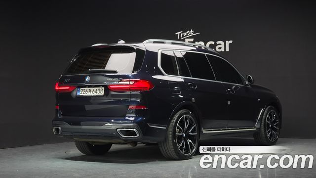 BMW X7 2022 — photo 2