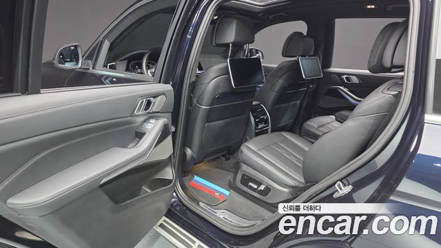 BMW X7 2022 — photo 17