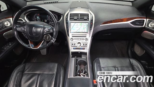 Lincoln MKZ 2017 — photo 7
