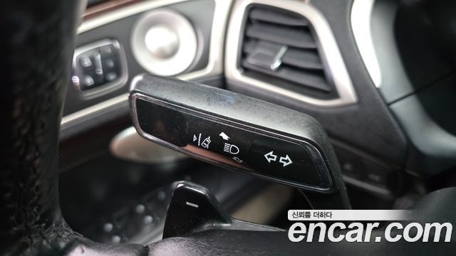 Lincoln MKZ 2017 — photo 17