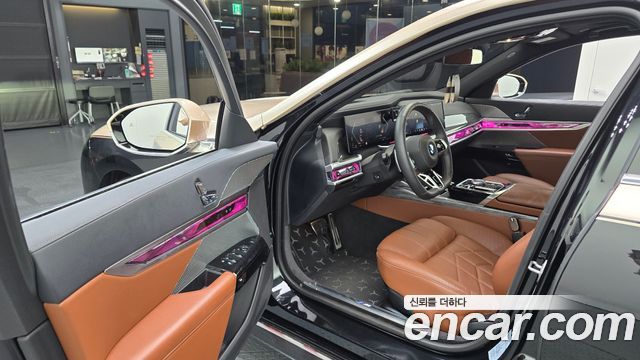 BMW 7-Series 2024 — photo 10