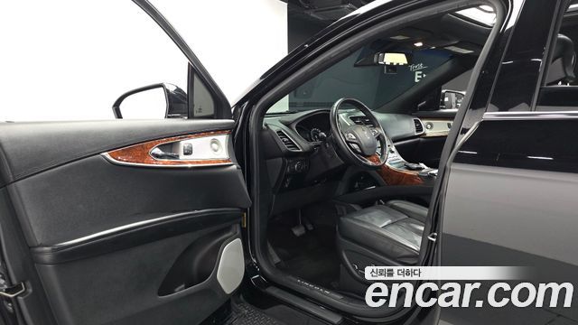 Lincoln MKX 2017 — photo 9