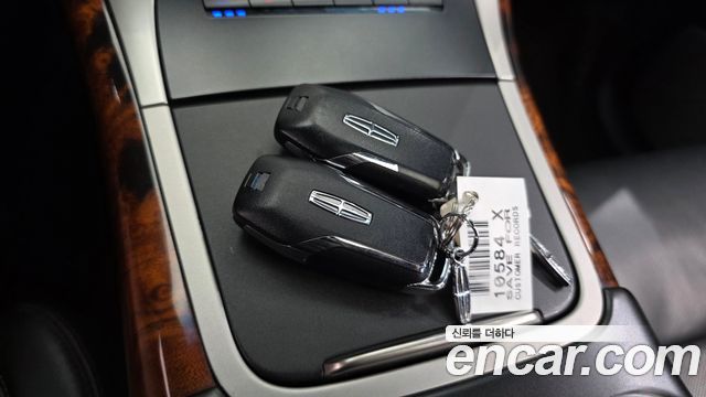 Lincoln MKX 2017 — photo 10