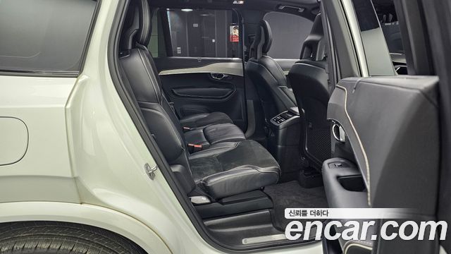 Volvo XC90 2021 — photo 12