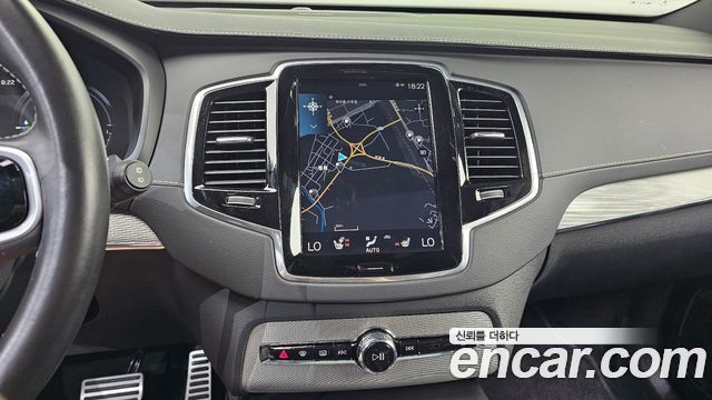 Volvo XC90 2021 — photo 14