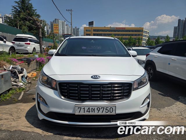 Kia Canival 2020 — photo 3