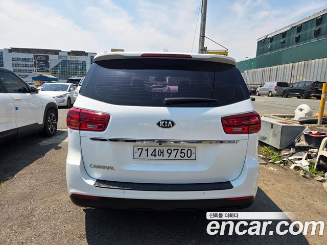 Kia Canival 2020 — photo 6