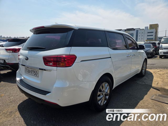 Kia Canival 2020 — photo 7