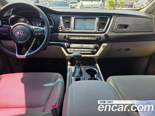 Kia Canival 2020 — photo 9