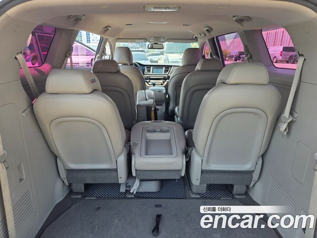 Kia Canival 2020 — photo 18