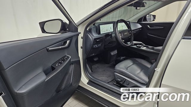Kia EV6 2023 — photo 13