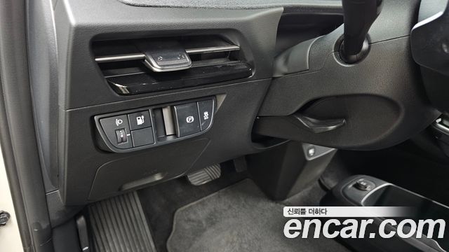 Kia EV6 2023 — photo 24