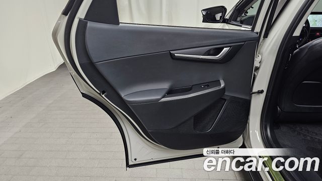 Kia EV6 2023 — photo 15