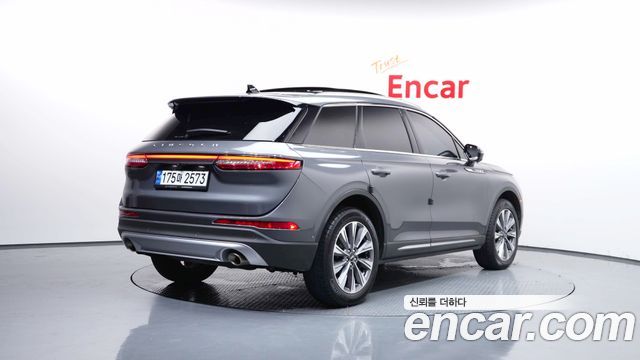 Lincoln Corsair 2022 — photo 2