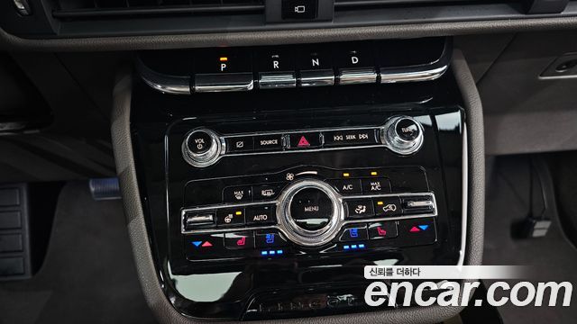 Lincoln Corsair 2022 — photo 12