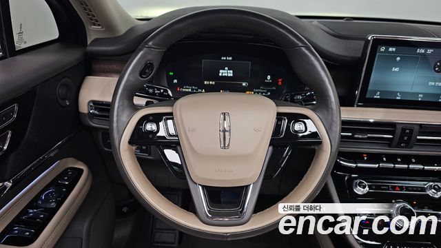 Lincoln Corsair 2022 — photo 21