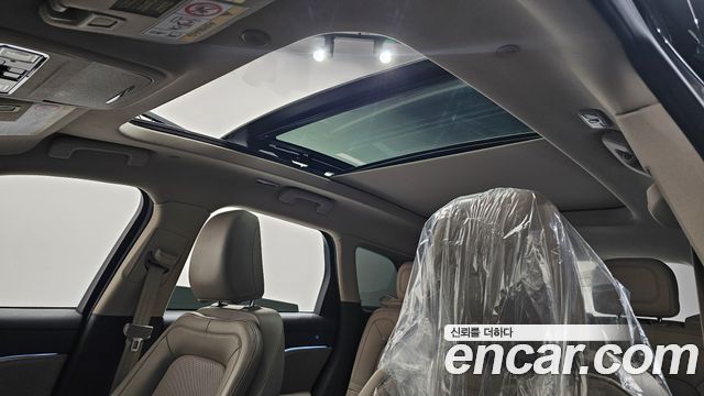 Lincoln Corsair 2022 — photo 23