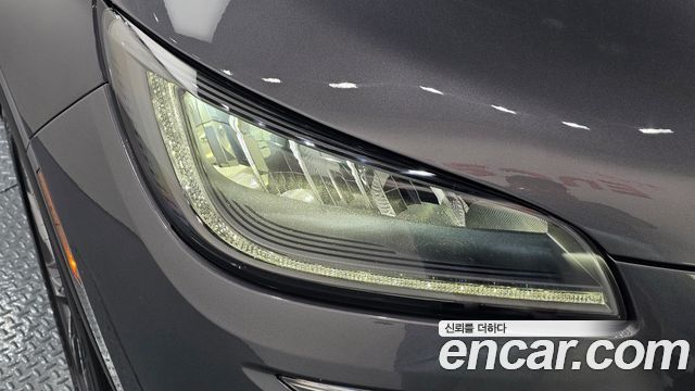Lincoln Corsair 2022 — photo 8