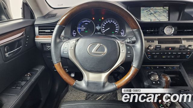 Lexus ES 2013 — photo 14