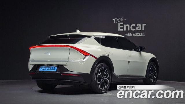 Kia EV6 2023 — photo 2