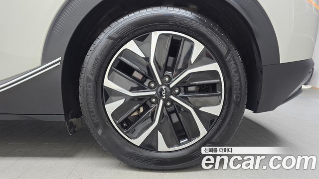 Kia EV6 2023 — photo 7