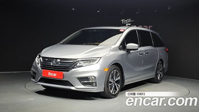 Honda Odyssey 2018 — photo 1