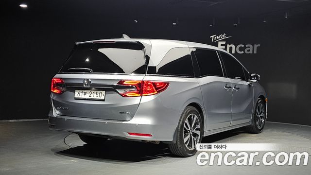 Honda Odyssey 2018 — photo 2