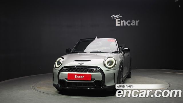 Mini Cooper Convertible 2023 — photo 3