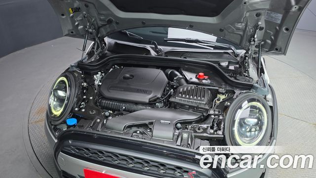 Mini Cooper Convertible 2023 — photo 6