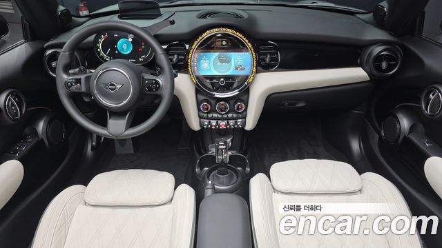 Mini Cooper Convertible 2023 — photo 10