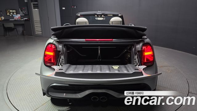 Mini Cooper Convertible 2023 — photo 26