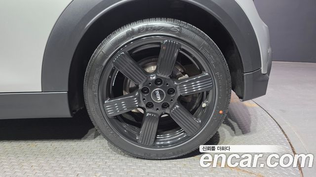 Mini Cooper Convertible 2023 — photo 7