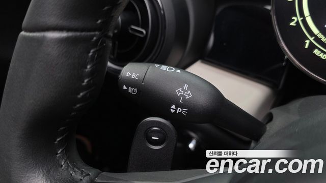 Mini Cooper Convertible 2023 — photo 28